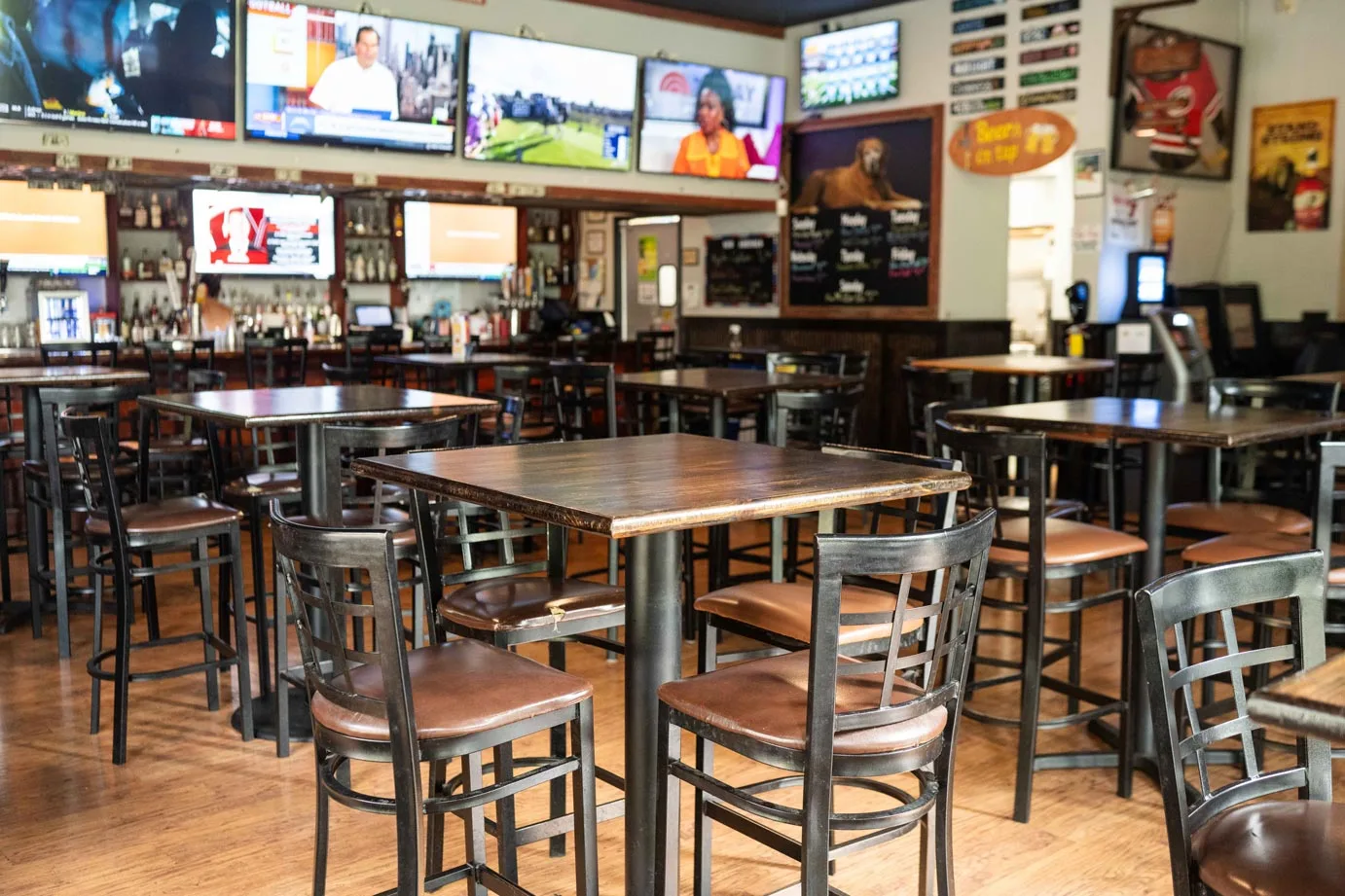 Shaky Ray's Tavern